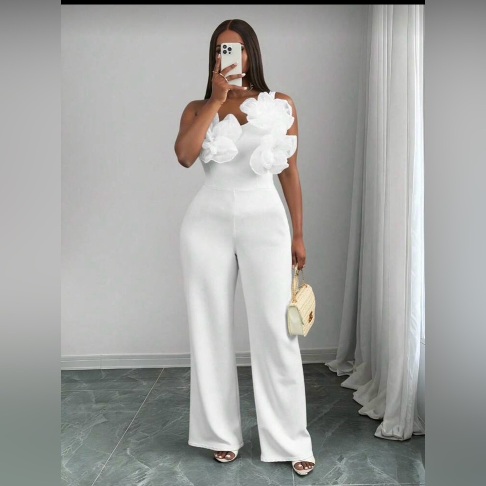 Elegant White Jumpsuit with Floral Accents